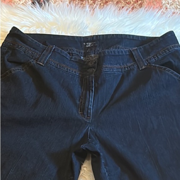 Charter Club Woman Classic Fit Cropped Mid-Rise Capris - Picture 3 of 6